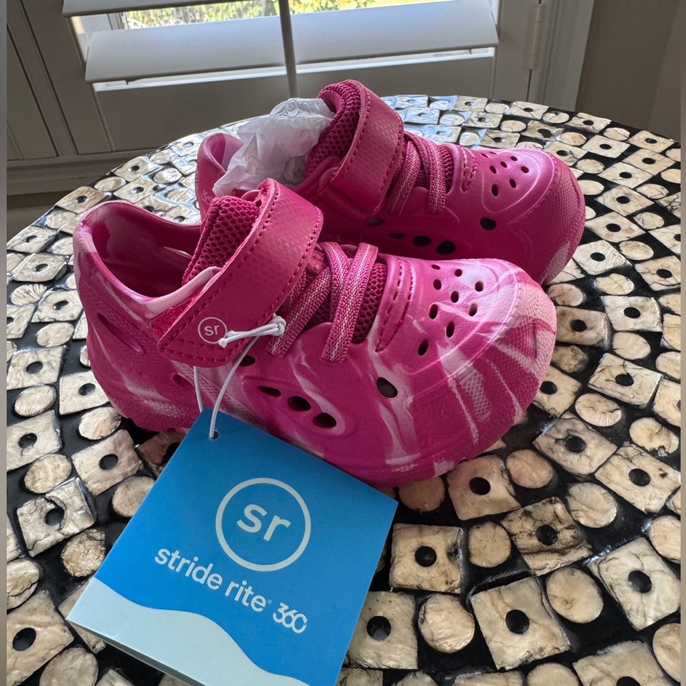 NWT Stride Rite Oceano Pink and White Sneaker Sandal Size 5M Toddler